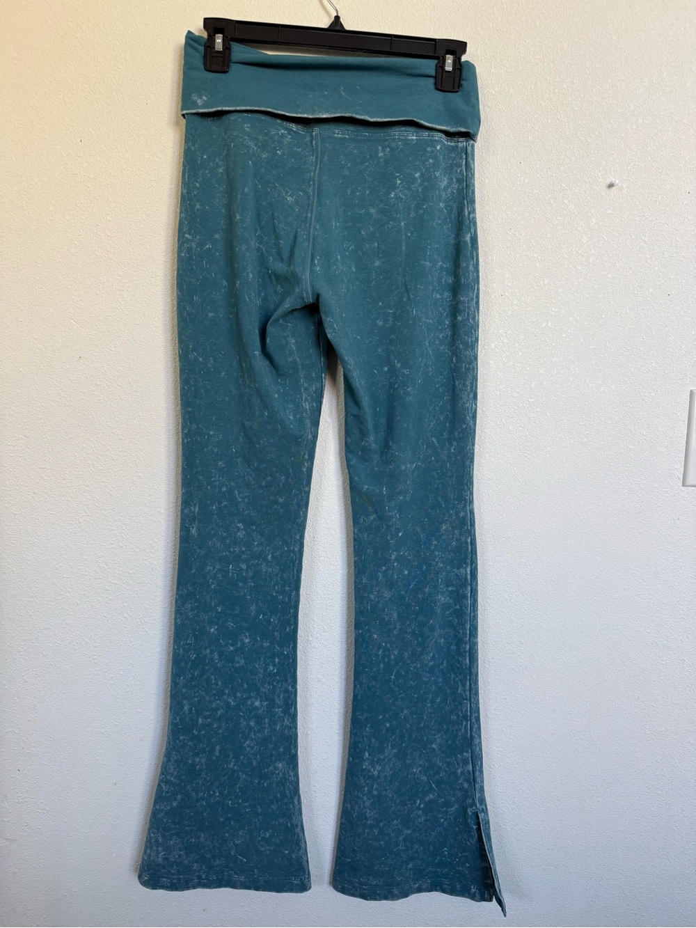 PINK Victoria’s Secret Teal Acid Wash Foldover Flare Yoga Pants Small - Picture 4 of 11